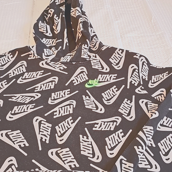 Boys Gray Nike All-Over Set - Picture 2 of 6